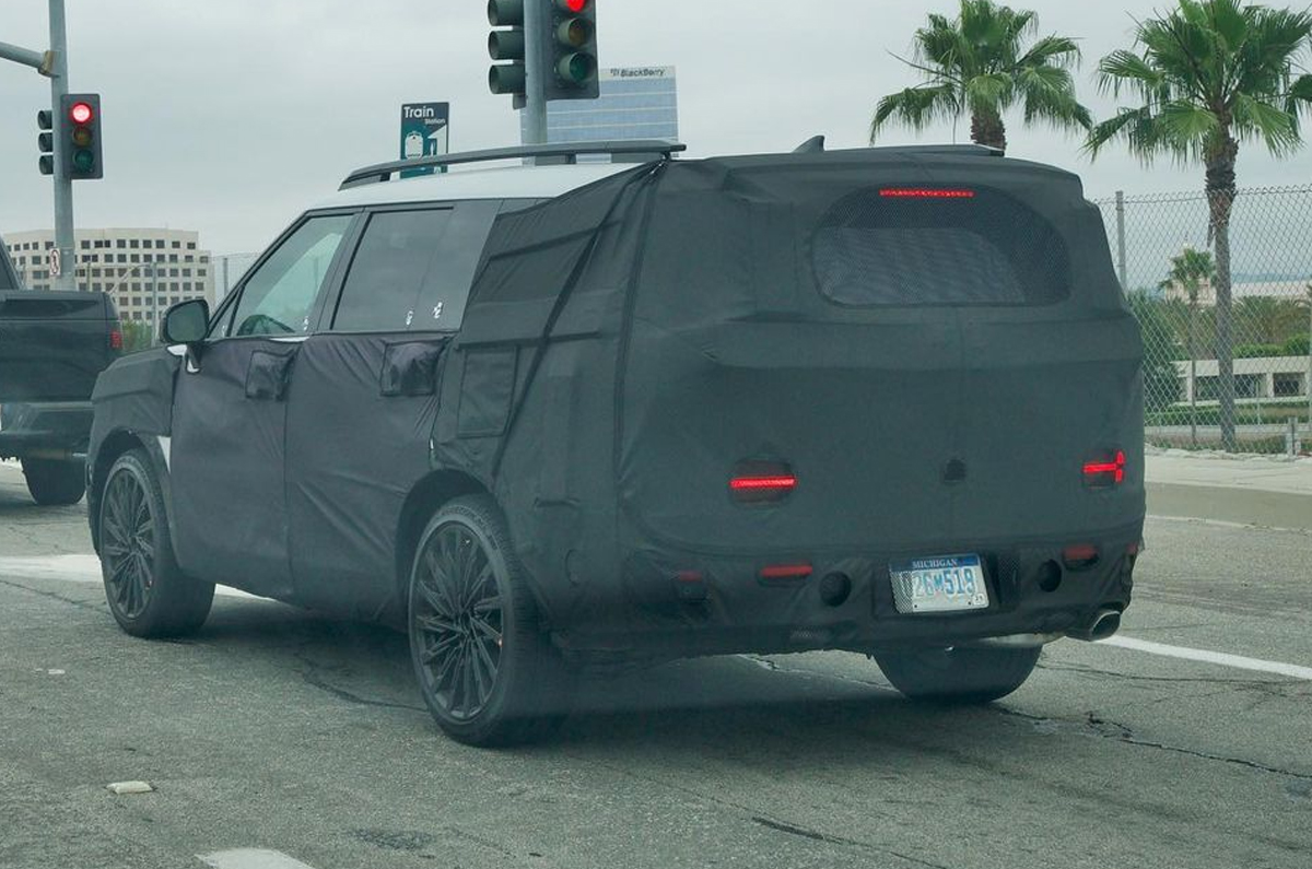 Hyundai Santa Fe rear quarter Hyundai Santa Fe rear quarter